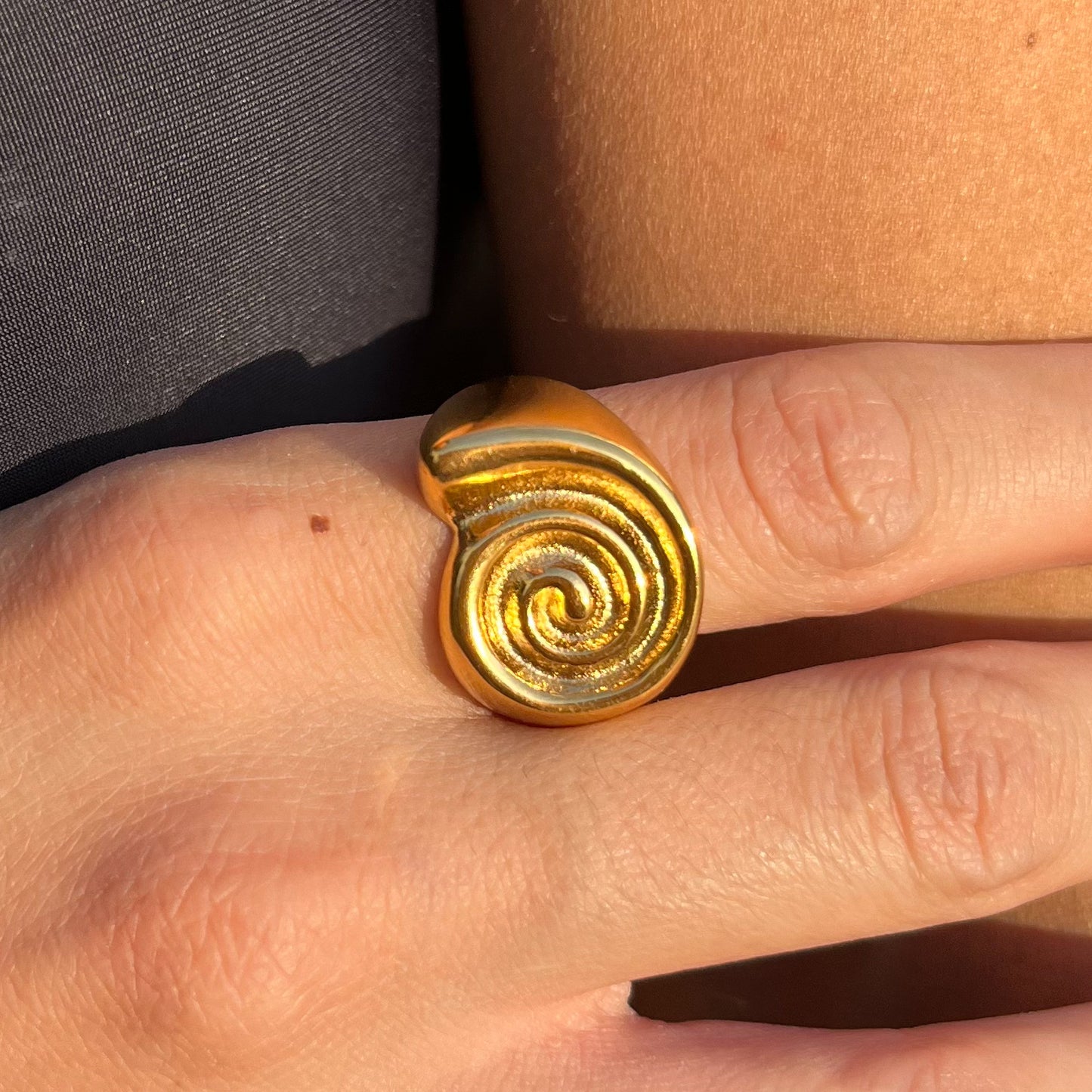 MARTINA - ANILLO AJUSTABLE CARACOL ACERO INOXIDABLE