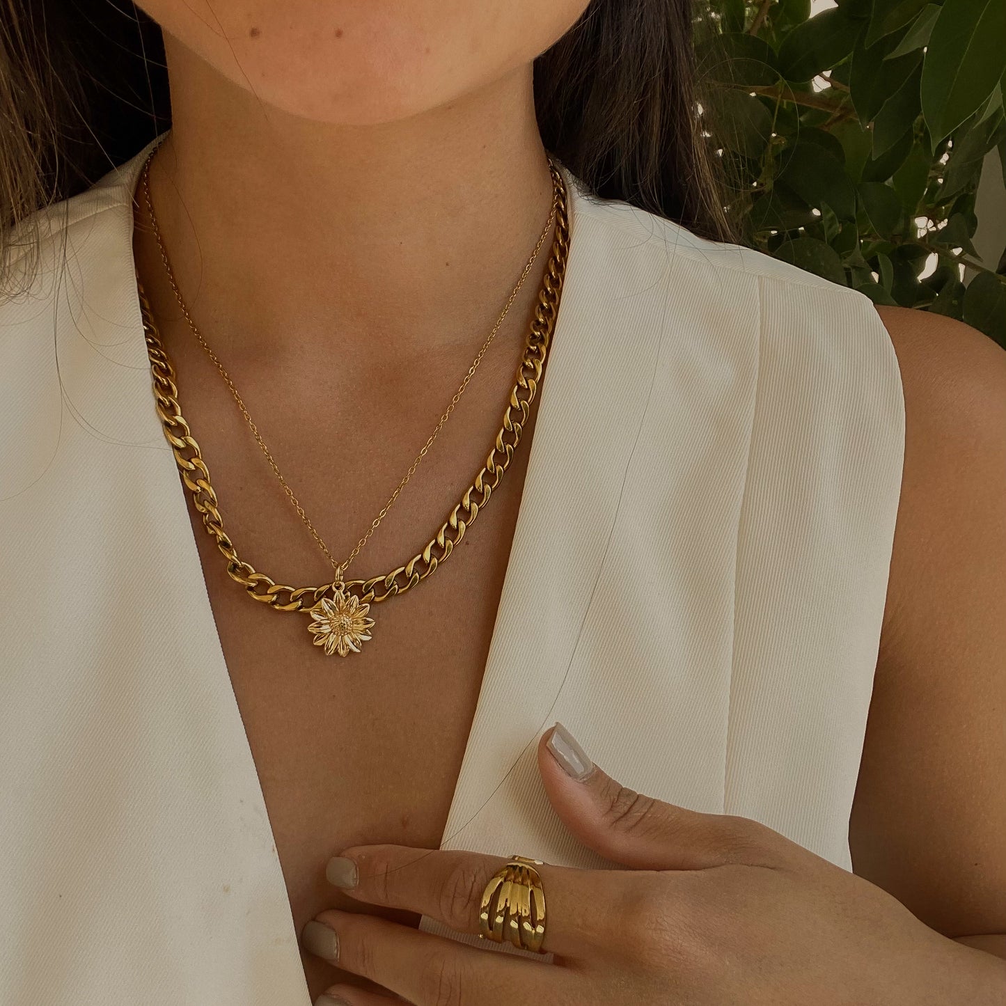 SUSANA - COLLAR GIRASOL FLOR CHAPA DE ORO