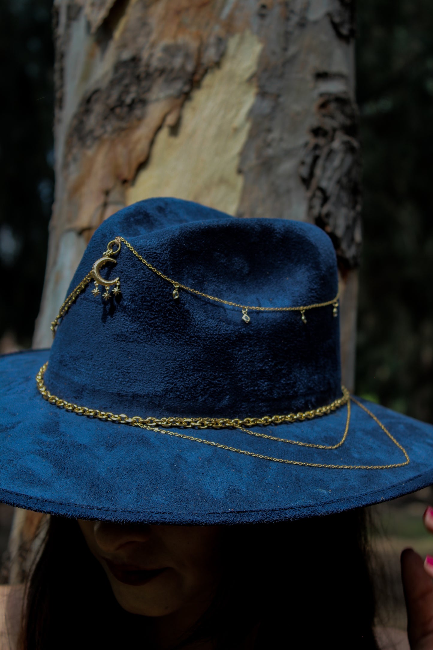 Grecia - Sombrero indiana joyeria estrellas y luna explorer gamuza