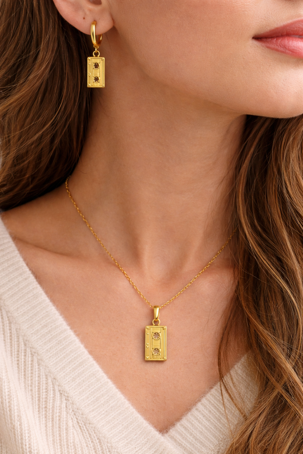 - Collar Casette musica