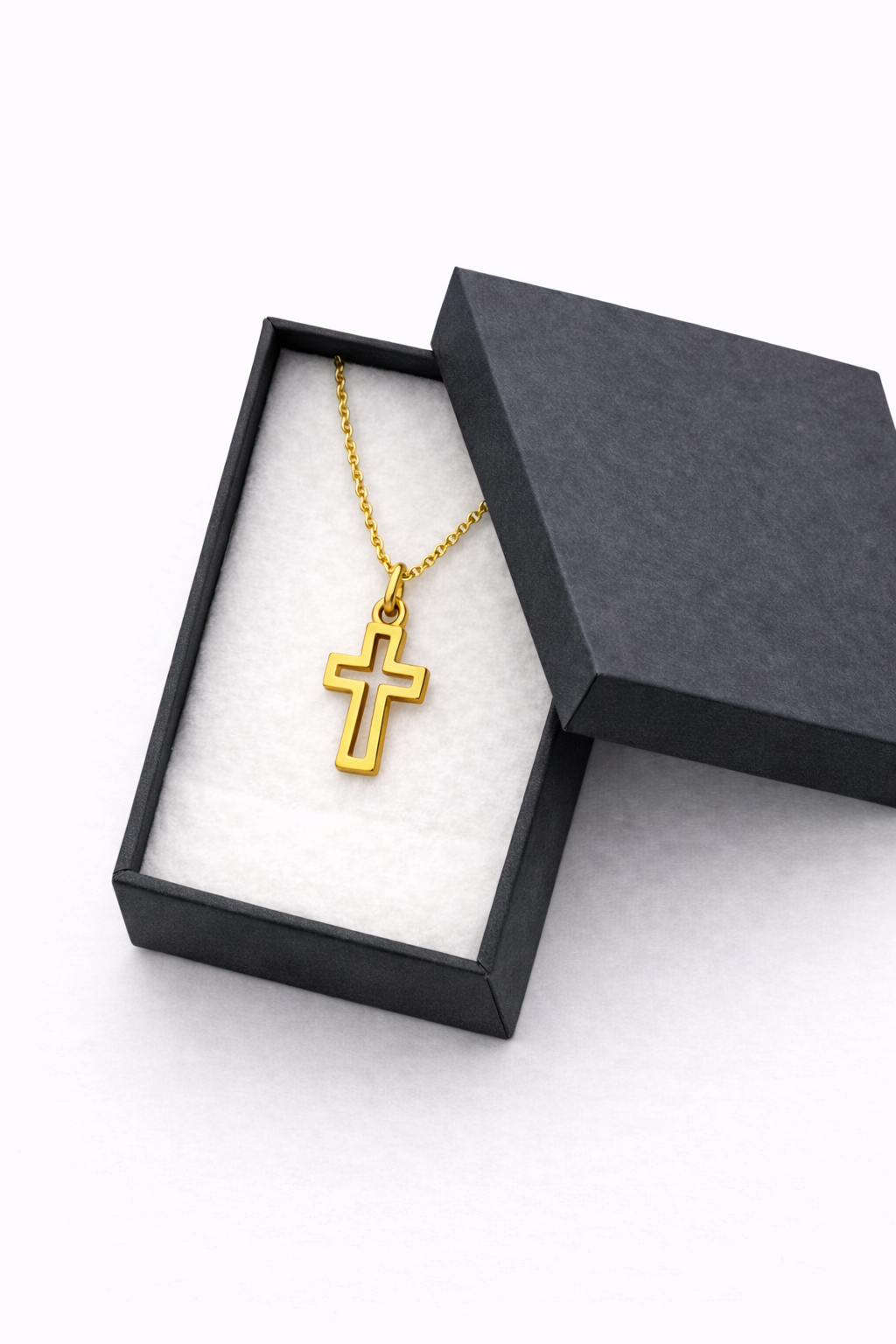 REGINA - Collar Cruz Contorno Chapa de Oro