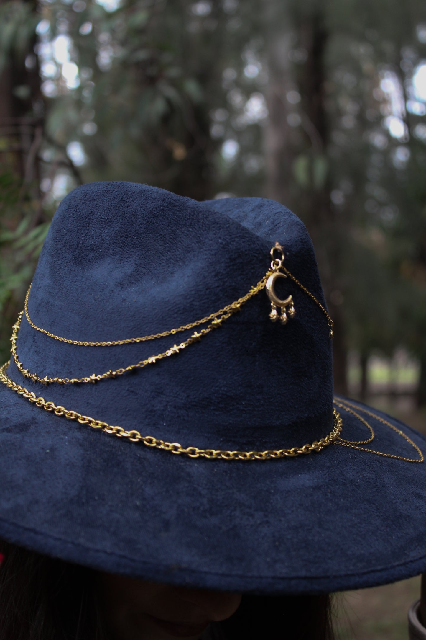 Grecia - Sombrero indiana joyeria estrellas y luna explorer gamuza