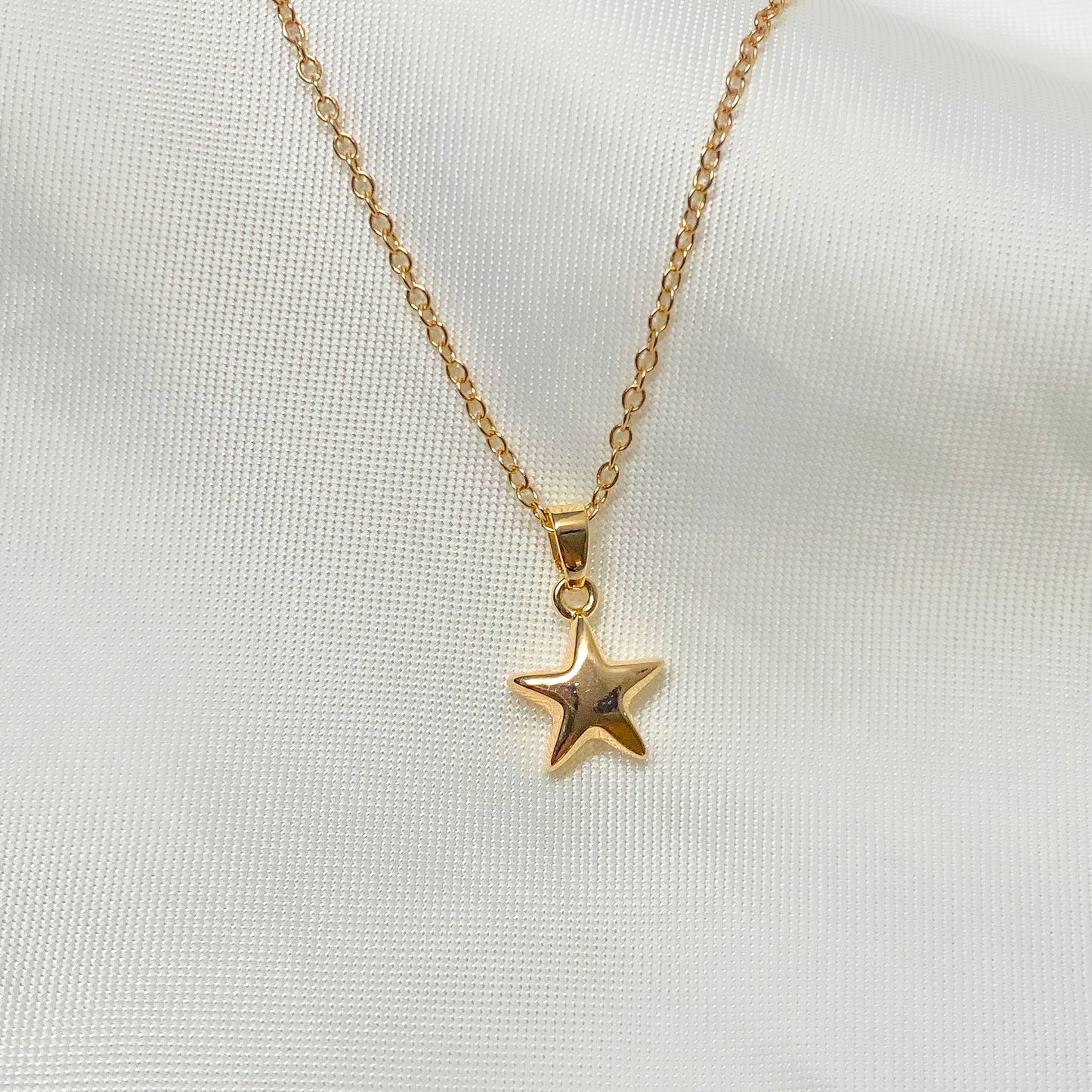 DIONE - COLLAR ESTRELLA CHAPA DE ORO