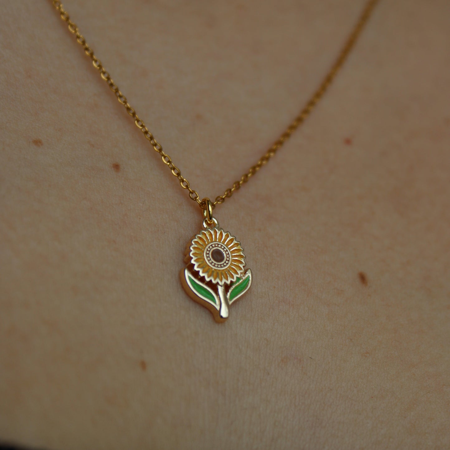 TAMARA - COLLAR GIRASOL COLOR CHAPA DE ORO
