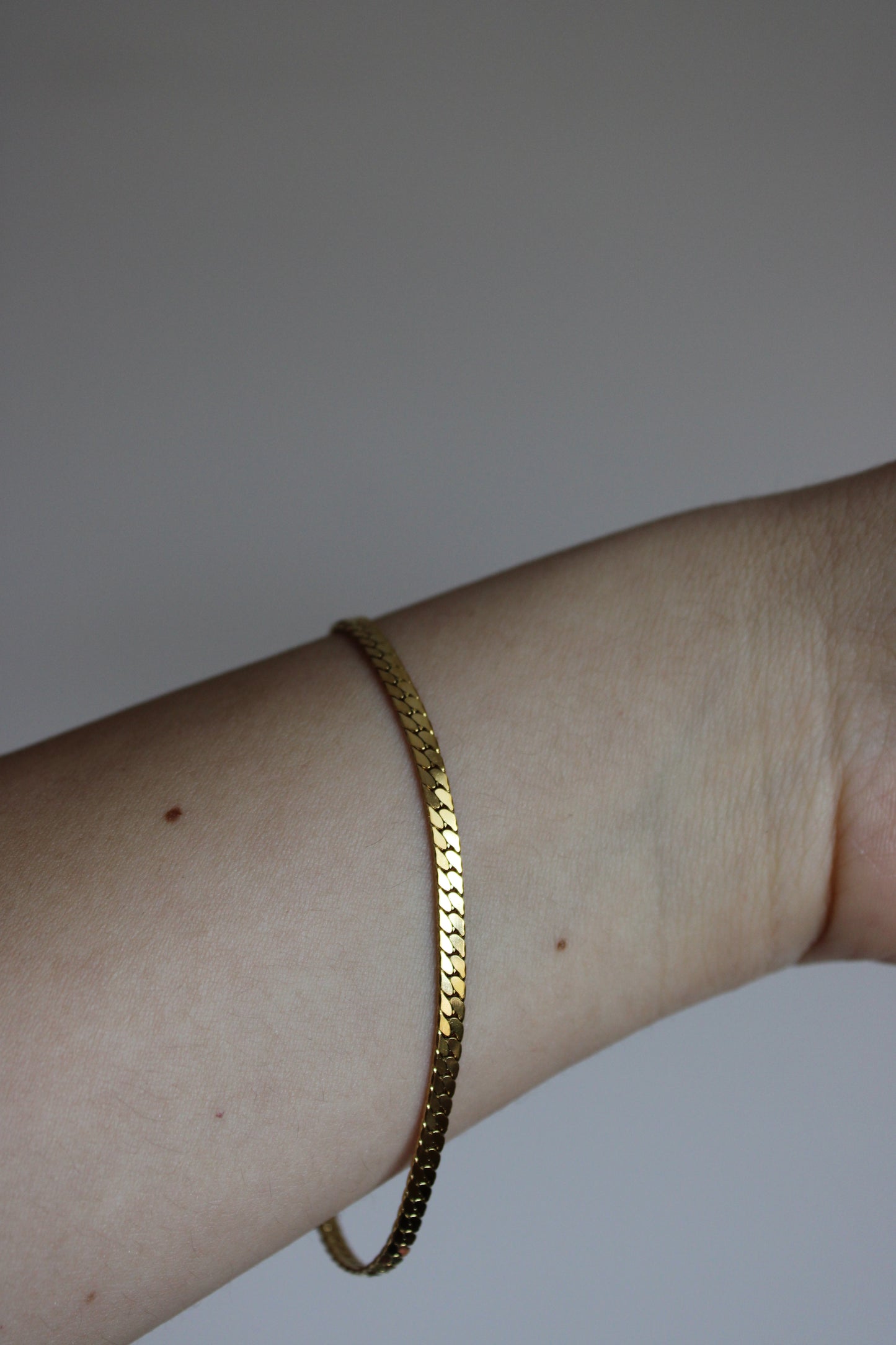 - PULSERA PLIZADA DELGADA ACERO INOXIDABLE