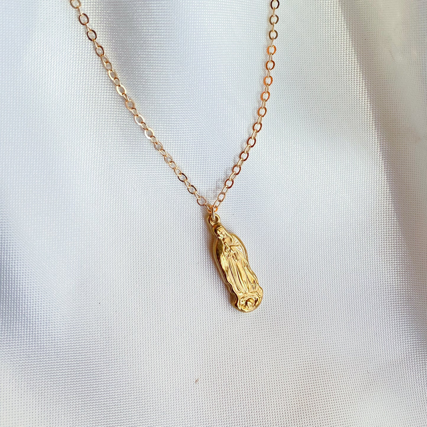 GARELI - COLLAR VIRGEN DE GUADALUPE ACERO INOXIDABLE