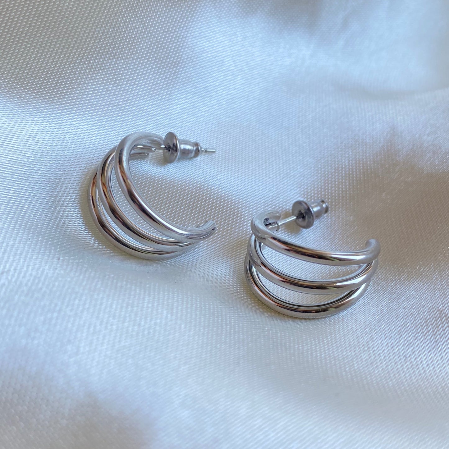 MARA - Aretes Arracadas triples Plateada Acero Inoxidable