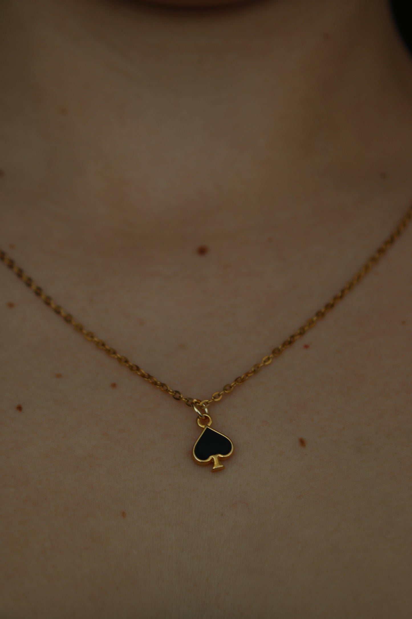 - Collar Corazon Poker Chapa de Oro