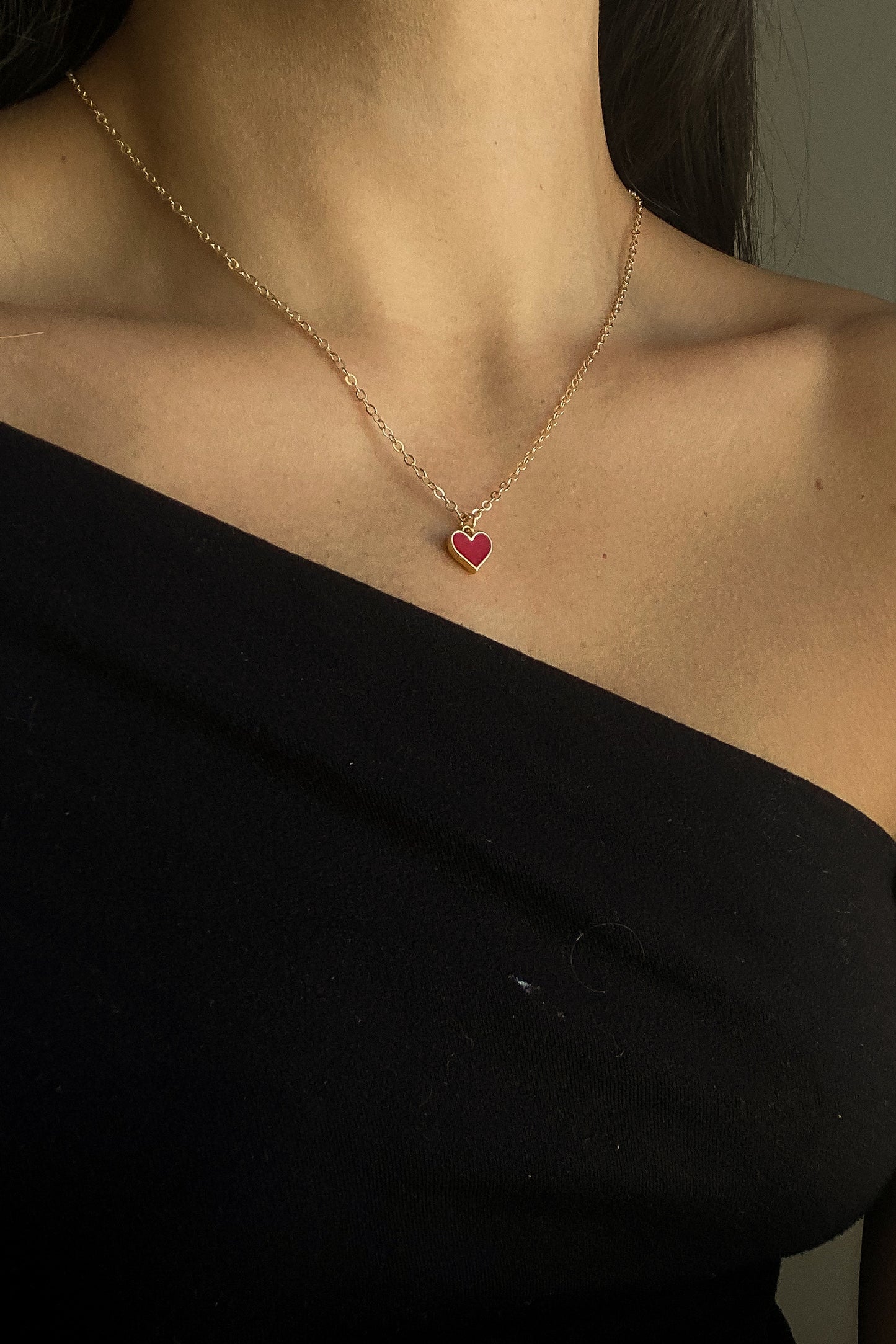 BARBARA - Collar Corazón Rojo Chapa de Oro