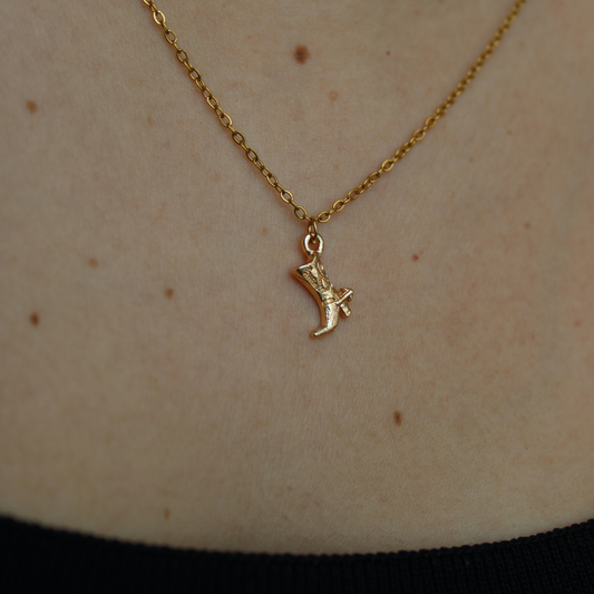 ROMINA - COLLAR BOTA CHAPA DE ORO