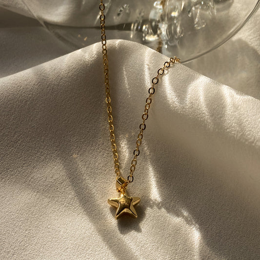 DIONE - COLLAR ESTRELLA CHAPA DE ORO