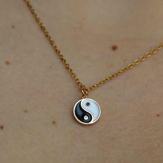 MIRSHA - Collar Yin y Yang Chapa de Oro