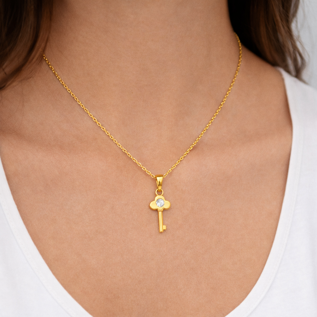 MADI -  COLLAR LLAVE CHAPA DE ORO