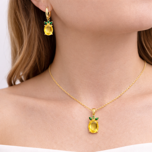 - SET ARETES Y COLLAR PIÑA DE ZIRCONIA