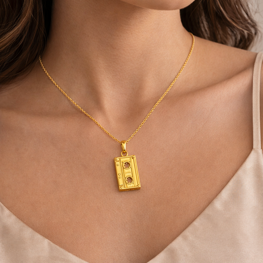 - Collar Casette musica