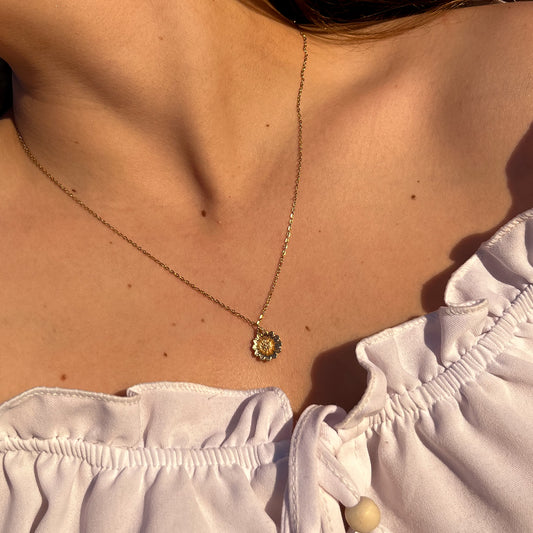 AIDA - COLLAR GIRASOL FLOR CHICO CHAPA DE ORO