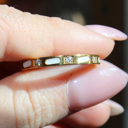 MATILDA - ANILLO CON MADRE PERLA Y ZIRCONIAS ACERO INOXIDABLE