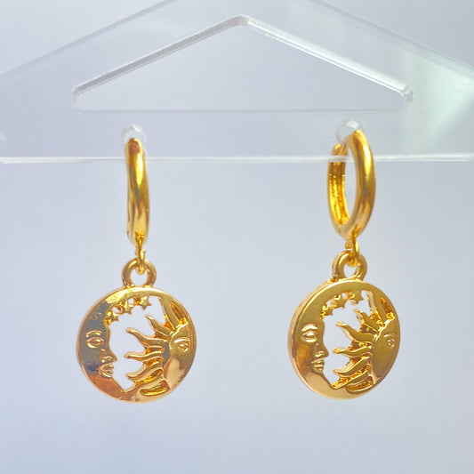 LEONOR - ARETES SOL Y LUNA CHAPA DE ORO