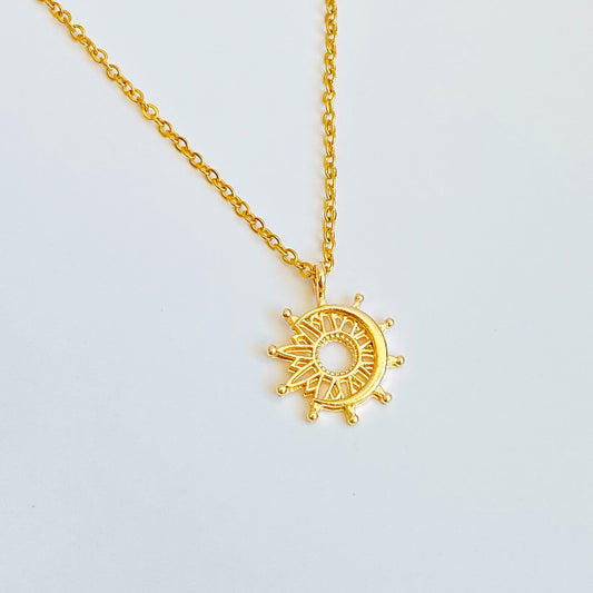 MONTSE - COLLAR SOL Y LUNA CHAPA DE ORO