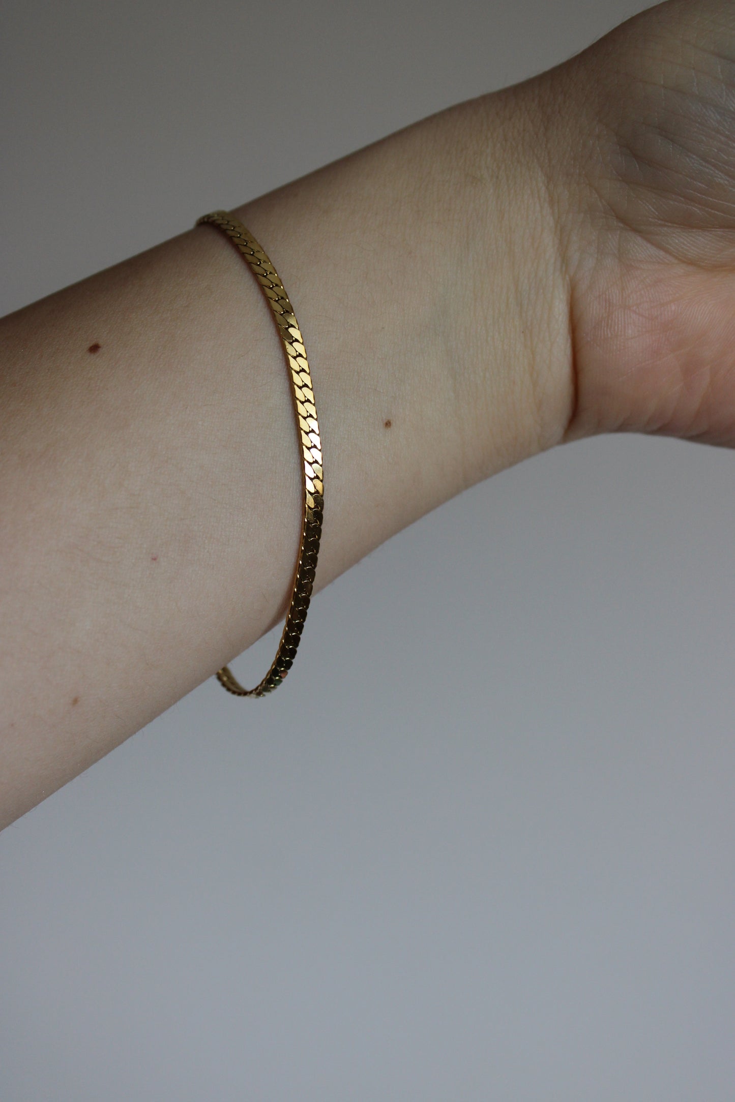 - PULSERA PLIZADA DELGADA ACERO INOXIDABLE