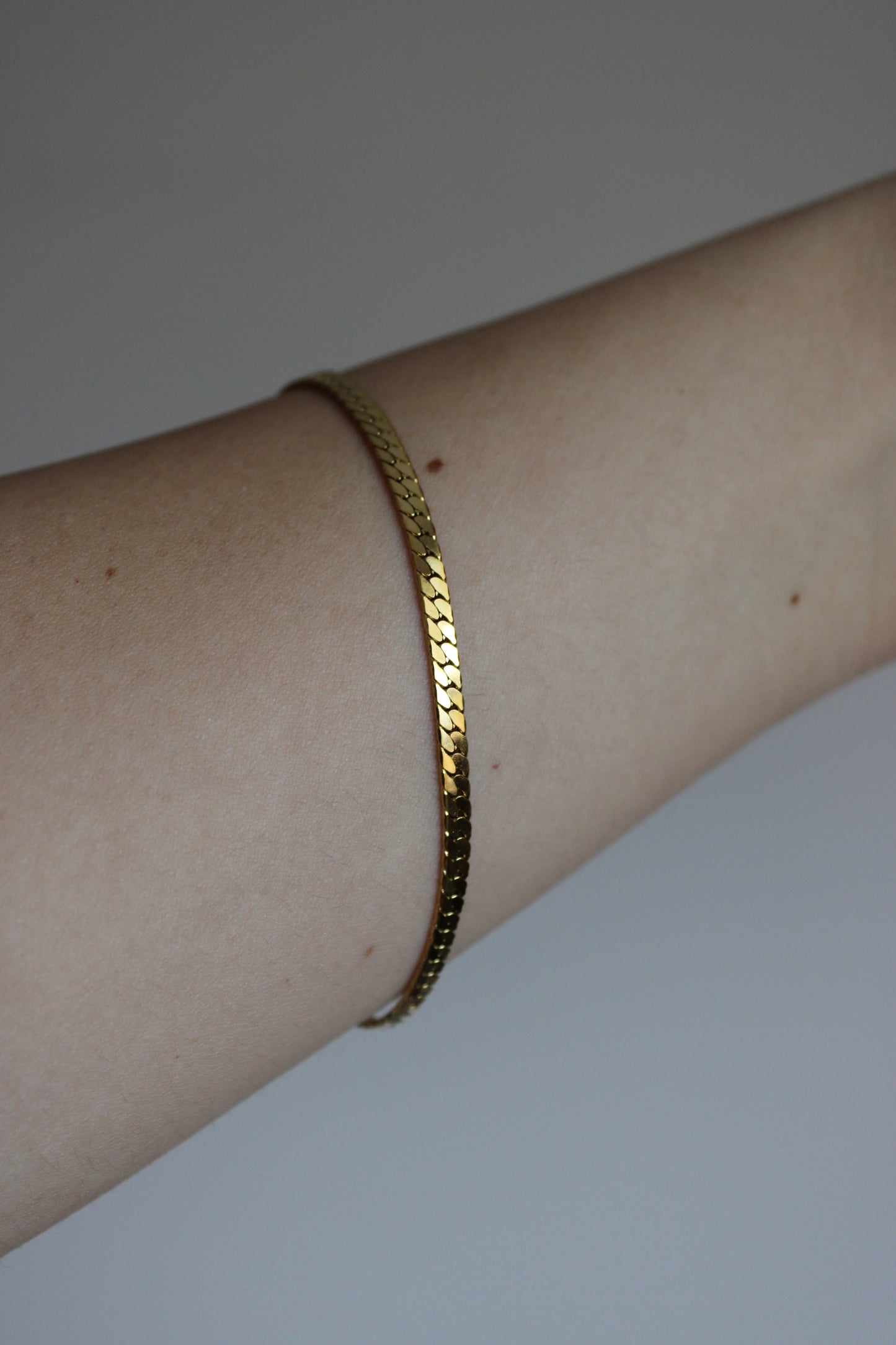 - PULSERA PLIZADA DELGADA ACERO INOXIDABLE
