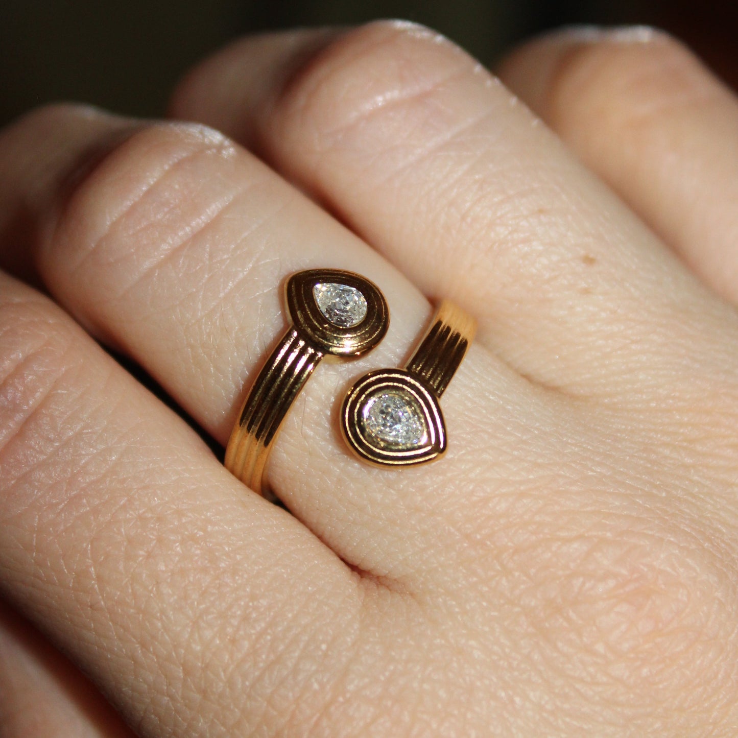 KEIRA- ANILLO GOTA ZIRCONIAS AJUSTABLE ACERO INOXIDABLE