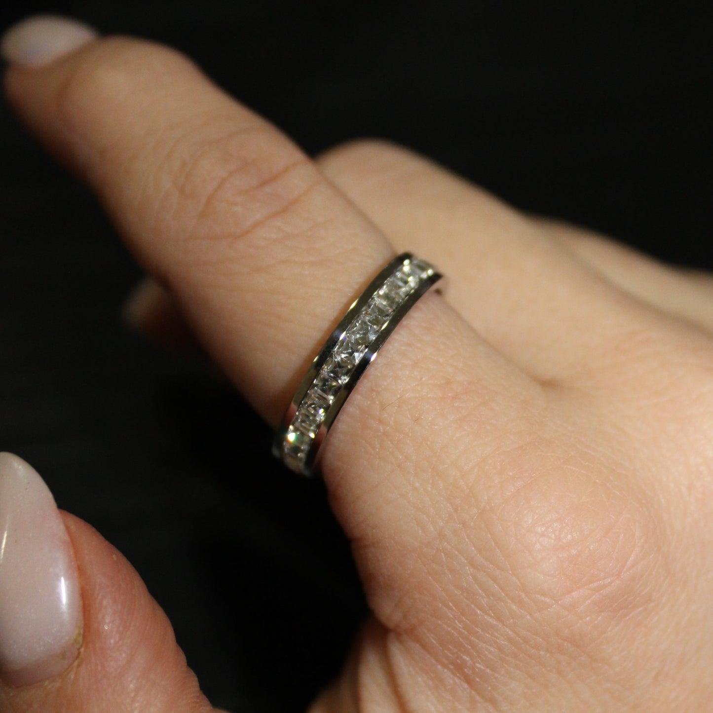 LESLIE - ANILLO CON ZIRCONIAS ACERO INOXIDABLE