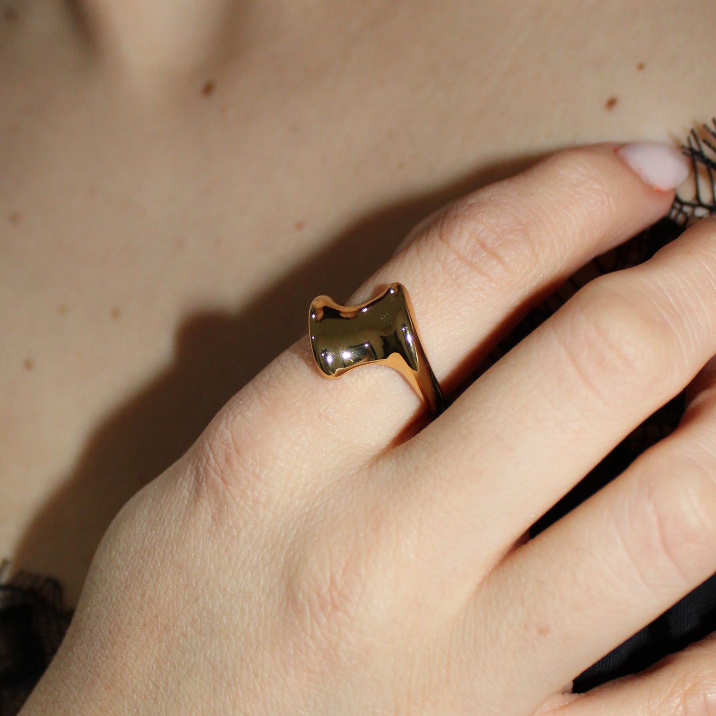 ADELIZ - ANILLO DELGADO IRREGULAR ACERO INOXIDABLE