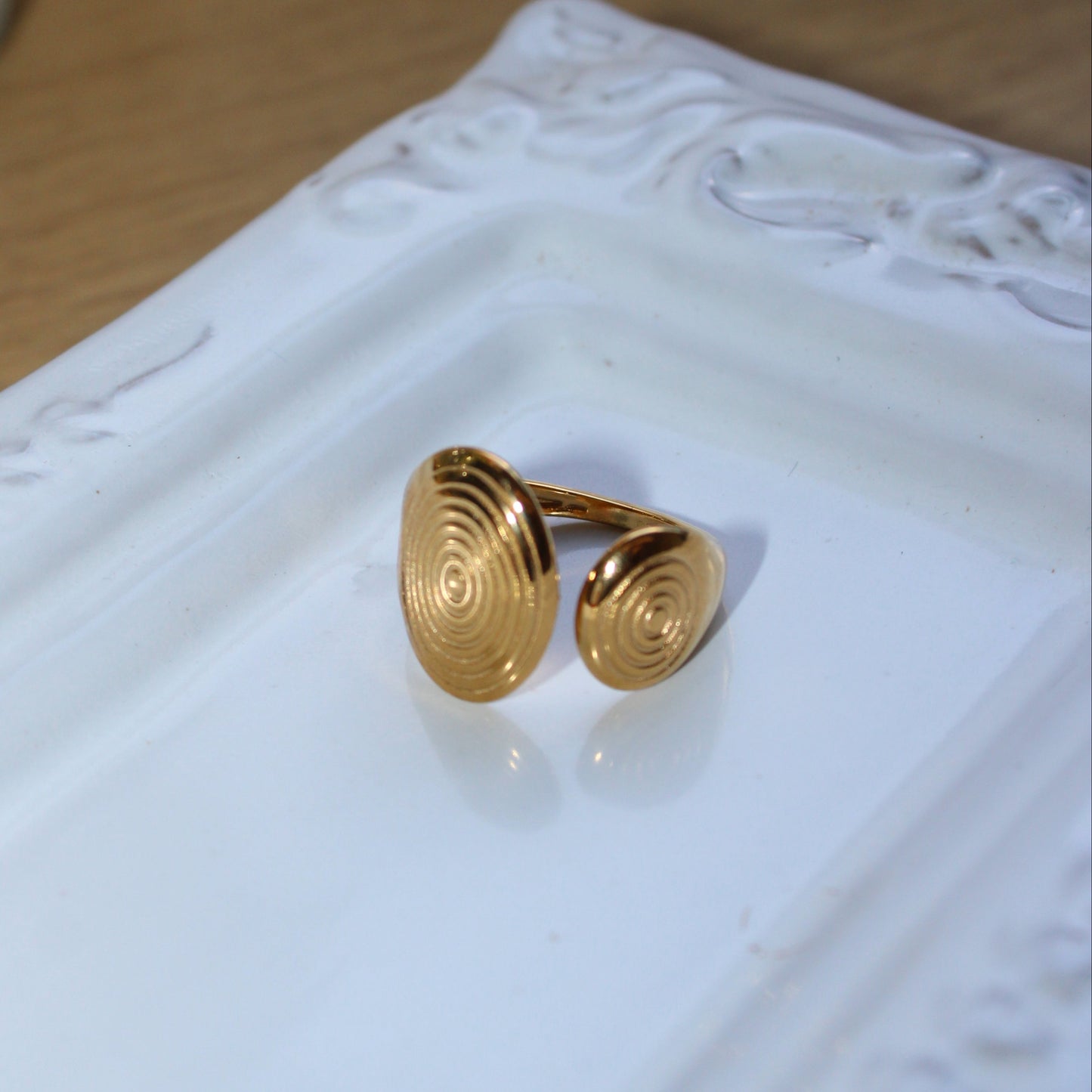 SAMI - ANILLO DETALLES CIRCULARES AJUSTABLE  ACERO INOXIDABLE