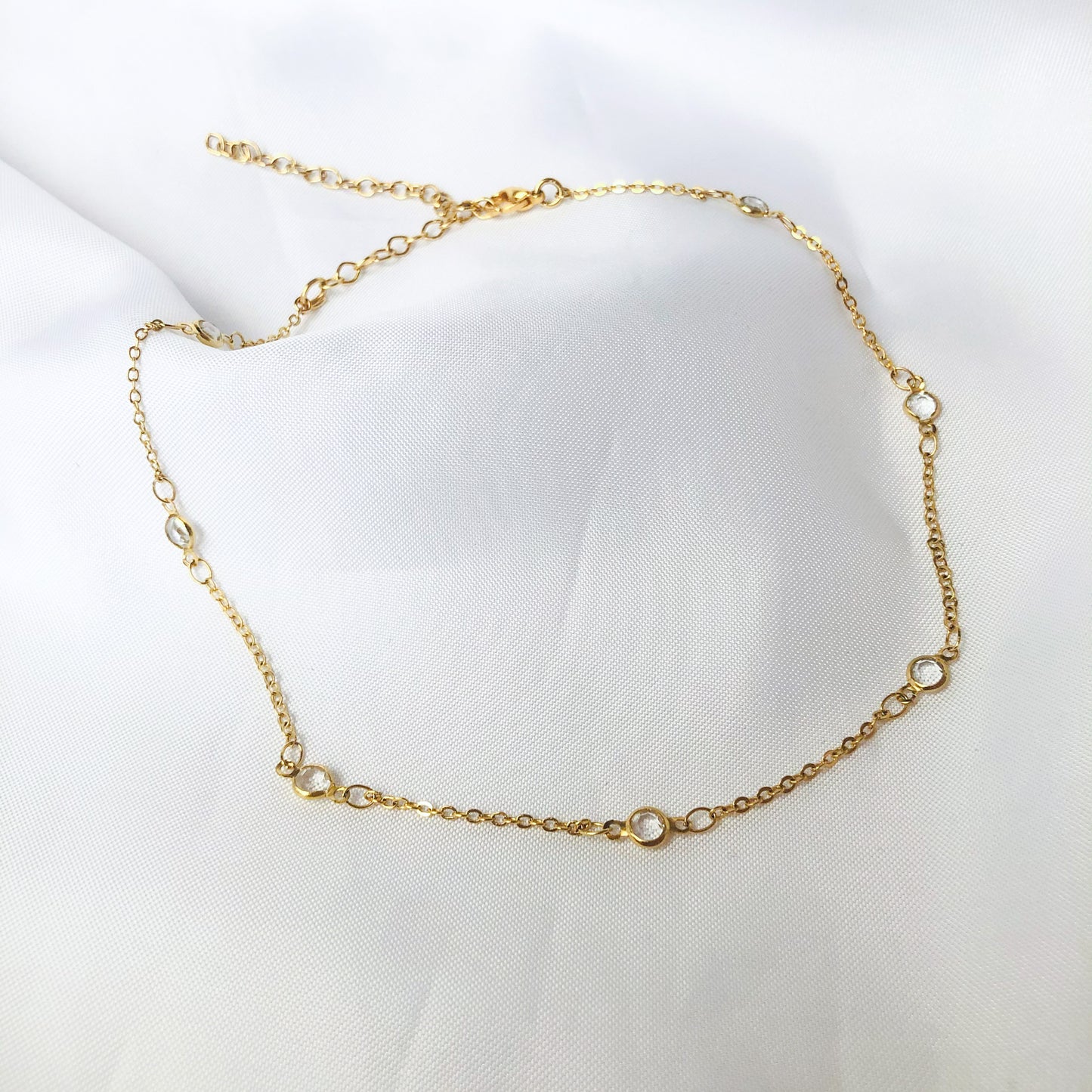 CAROL - Choker de zirconias Blancas Chapa de Oro