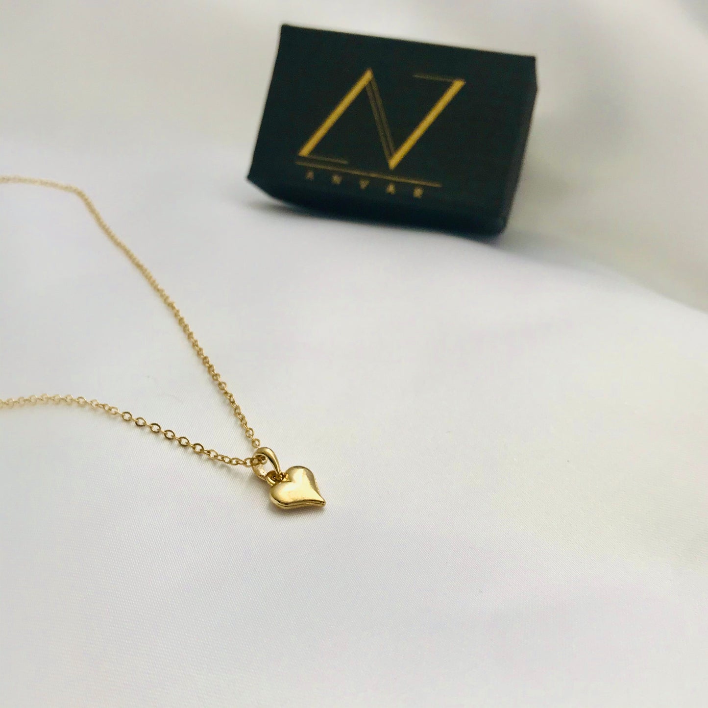 KATE - GOLD PLATE HEART NECKLACE
