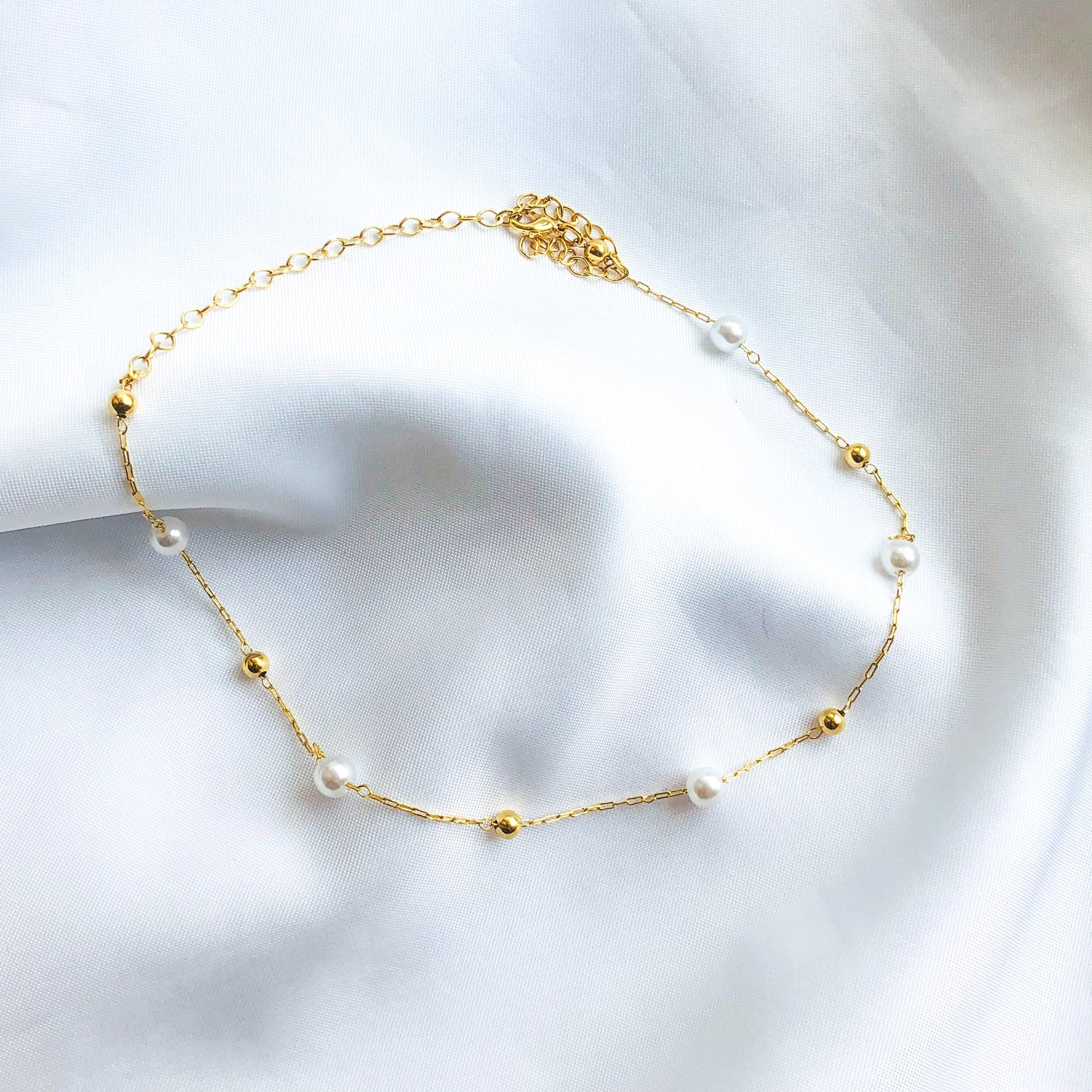 LIA - Choker Perlas y Bolitas Chapa de oro